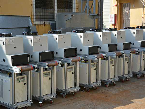 自主研發(fā) 自主研發(fā)